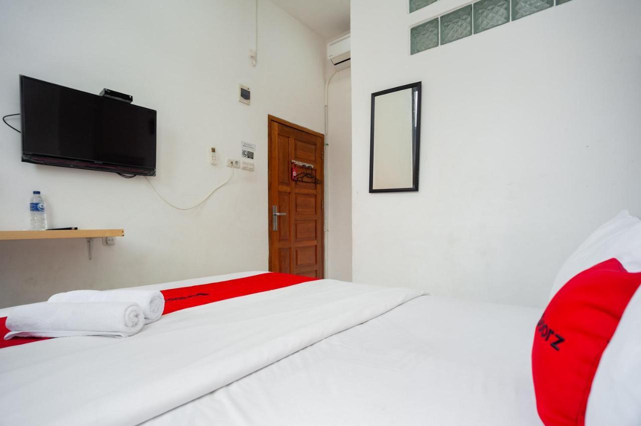Reddoorz At Jalan Bangau Palembang Hotel ภายนอก รูปภาพ