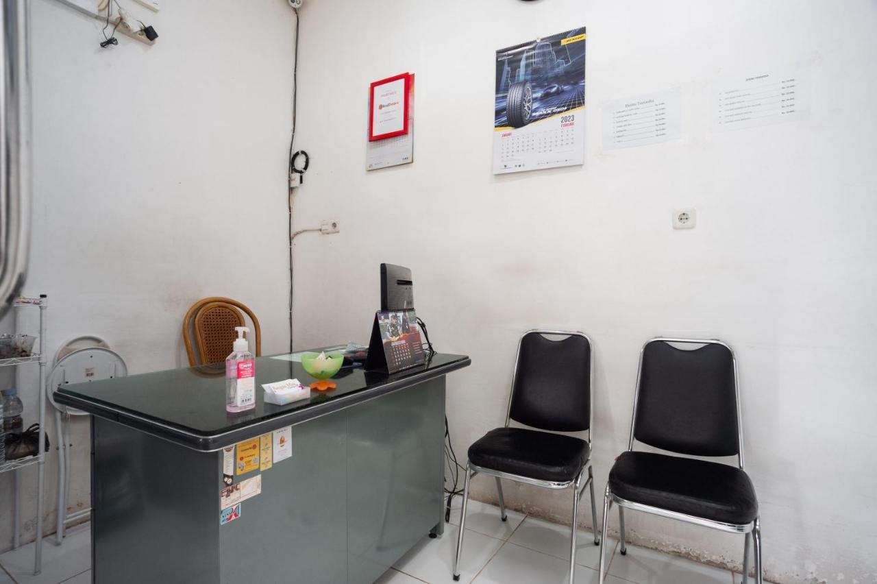 Reddoorz At Jalan Bangau Palembang Hotel ภายนอก รูปภาพ