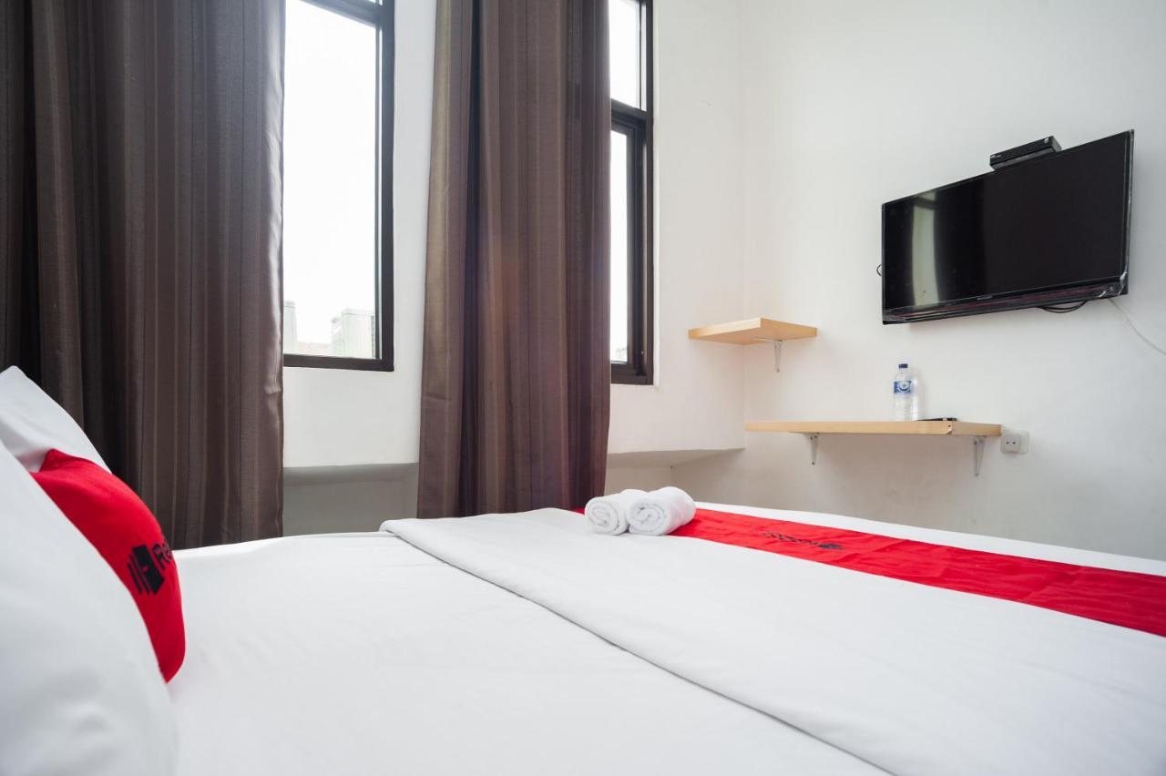 Reddoorz At Jalan Bangau Palembang Hotel ภายนอก รูปภาพ