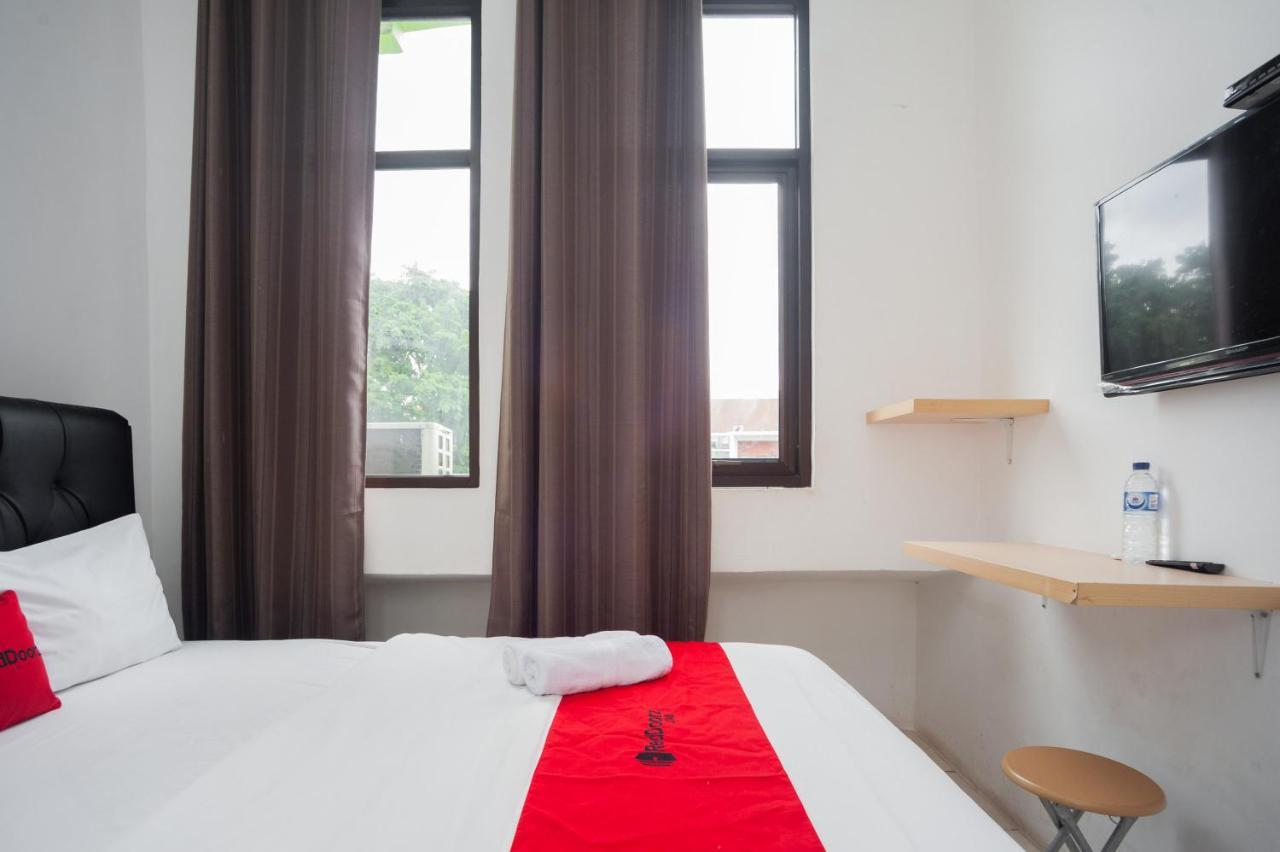 Reddoorz At Jalan Bangau Palembang Hotel ภายนอก รูปภาพ